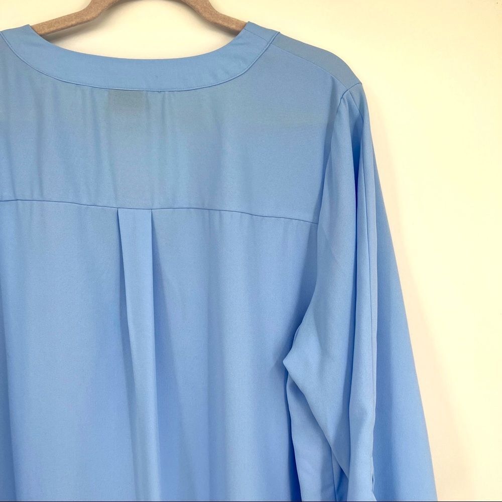 W Worthington Woman Blue V-neckline Hammered Button Quarter Sleeve Blouse - Picture 4 of 10